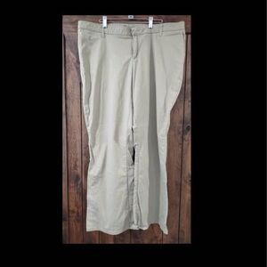 2X Dickies size 20 khaki pants 11”=rise 21”=waist 31”=inseam C2712